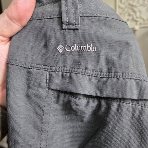 Columbia Womans Gray Cargo Pants with Relaxed Fit Size 12 - Picture 4 of 6
